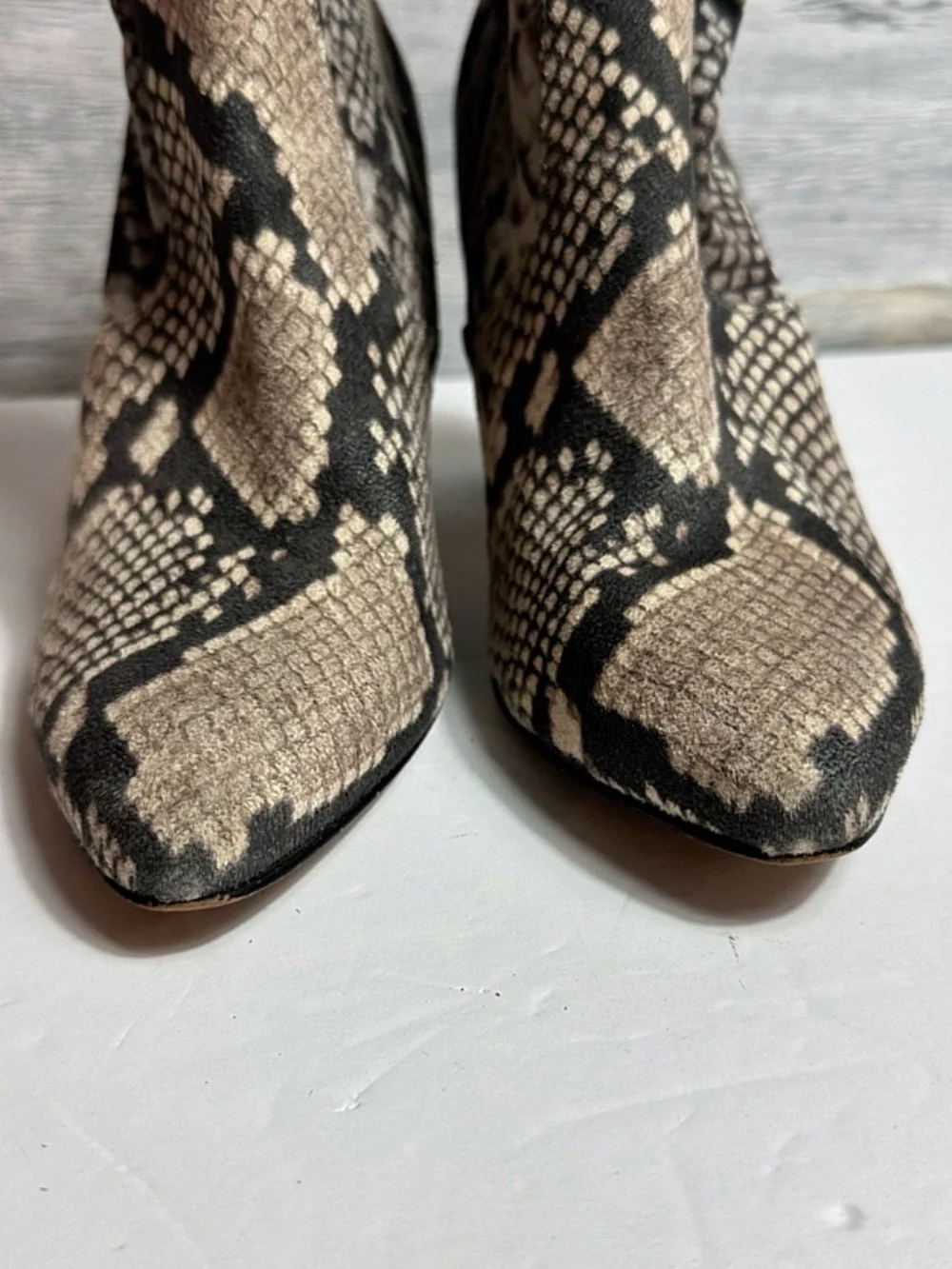 Steve Madden Elory Snakeskin Sock Booties women’s size‎ 6M (S-212)